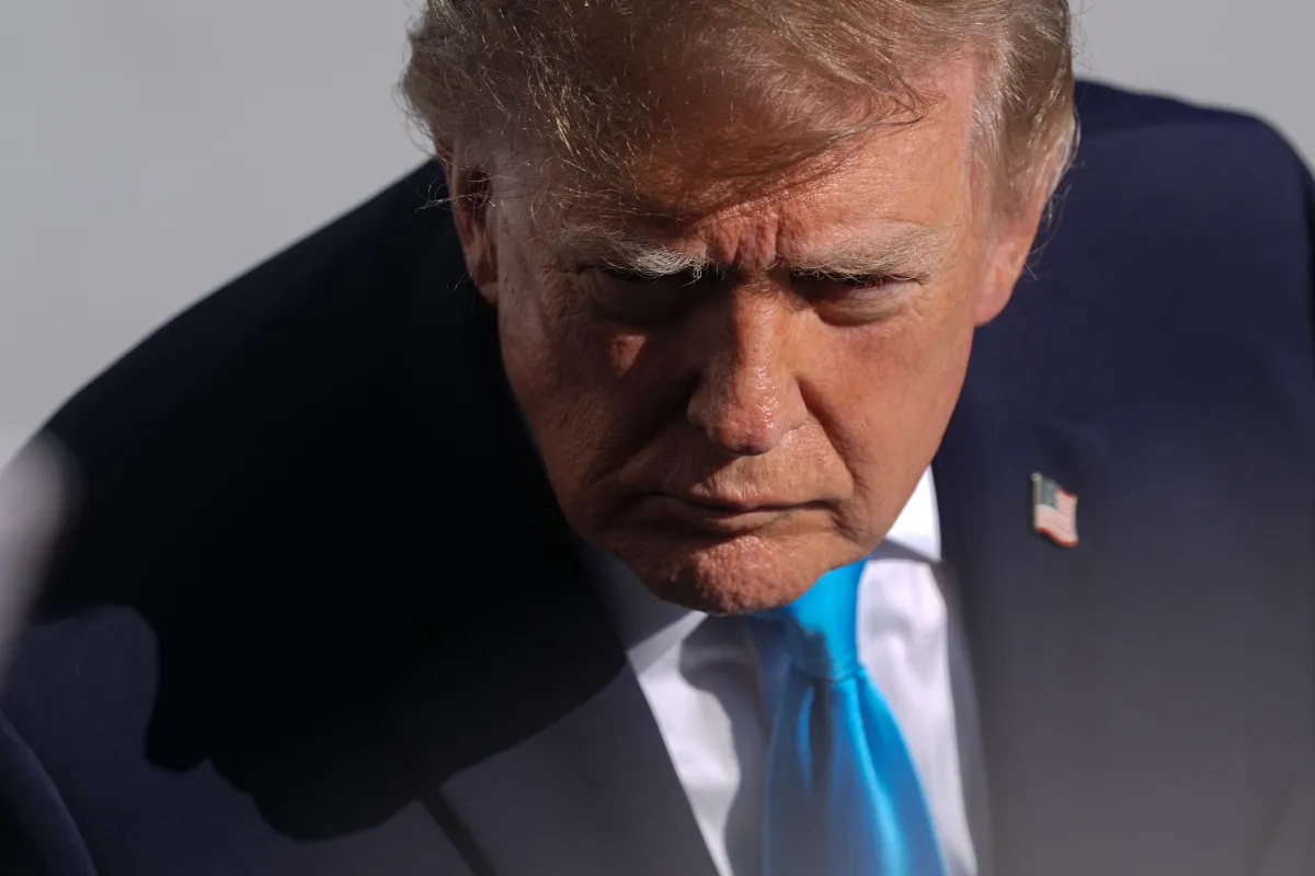 Governo Trump anuncia revogação de mais de 300 mil vistos americanos