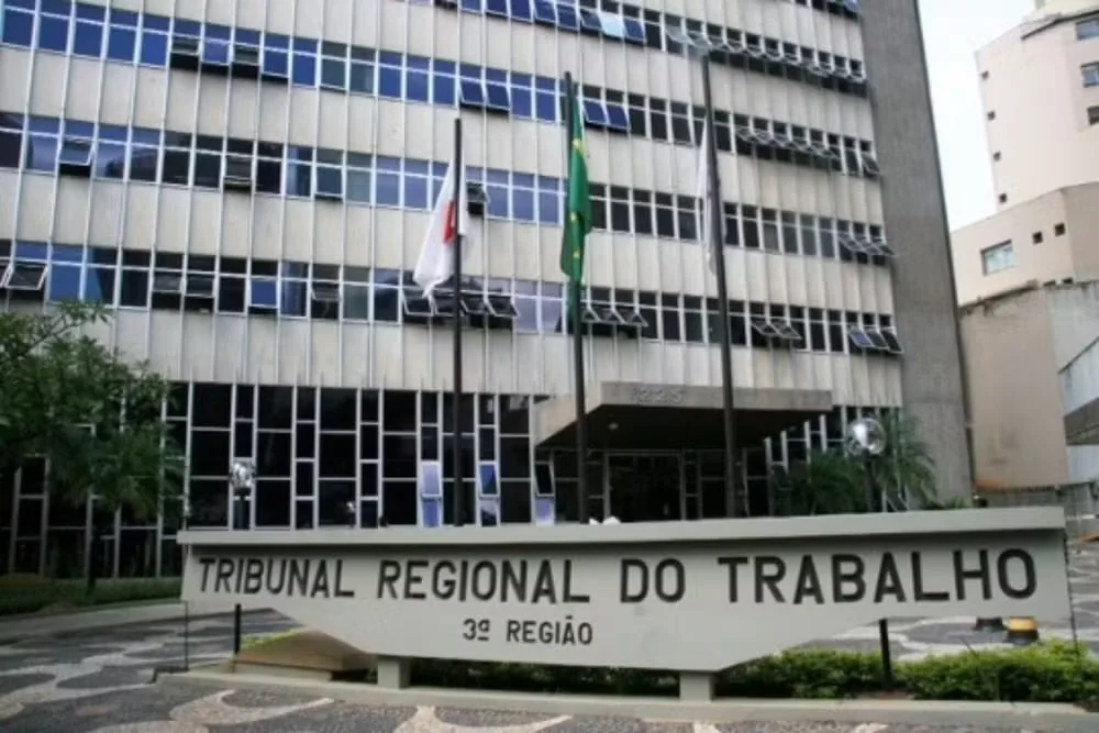 Justiça manda montadora de Betim recontratar funcionária demitida durante tratamento psiquiátrico