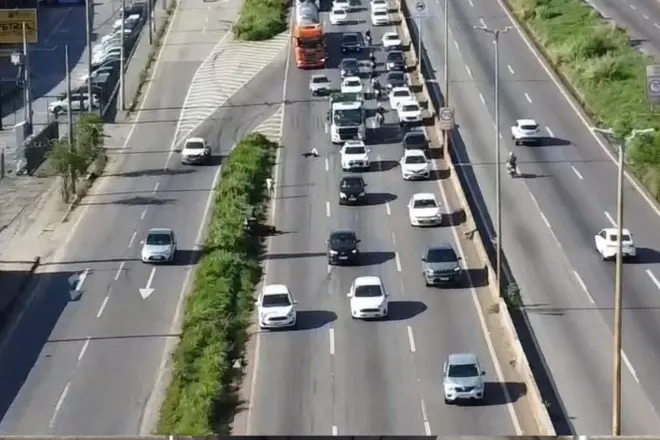 Pane seca causa metade das ocorrências de carros parados em BH e pode gerar multa de R$ 130
