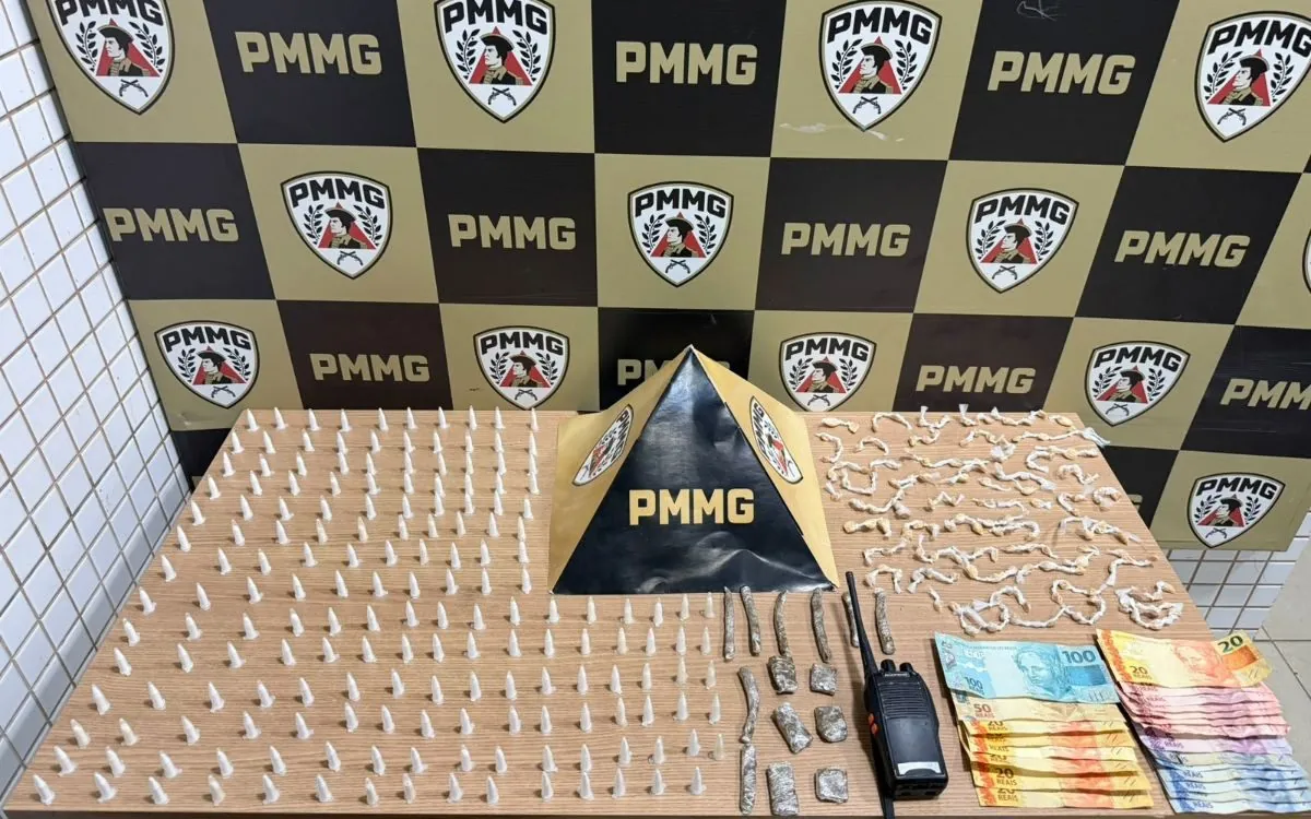 Adolescente é apreendido com 347 porções de drogas em MG