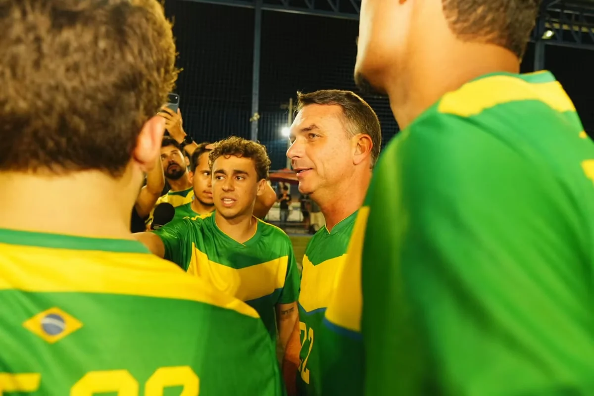 Aliados de Flávio Bolsonaro falam em impeachment e questionam resultado após vitória de Lula