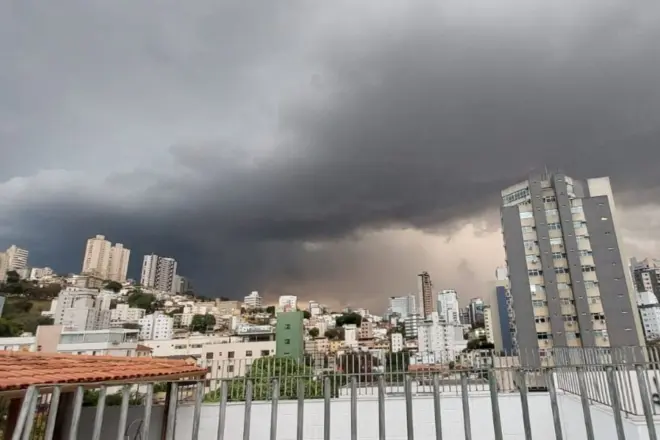 RMBH terá chuva, raios e ventos de até 60 km/h nesta segunda-feira