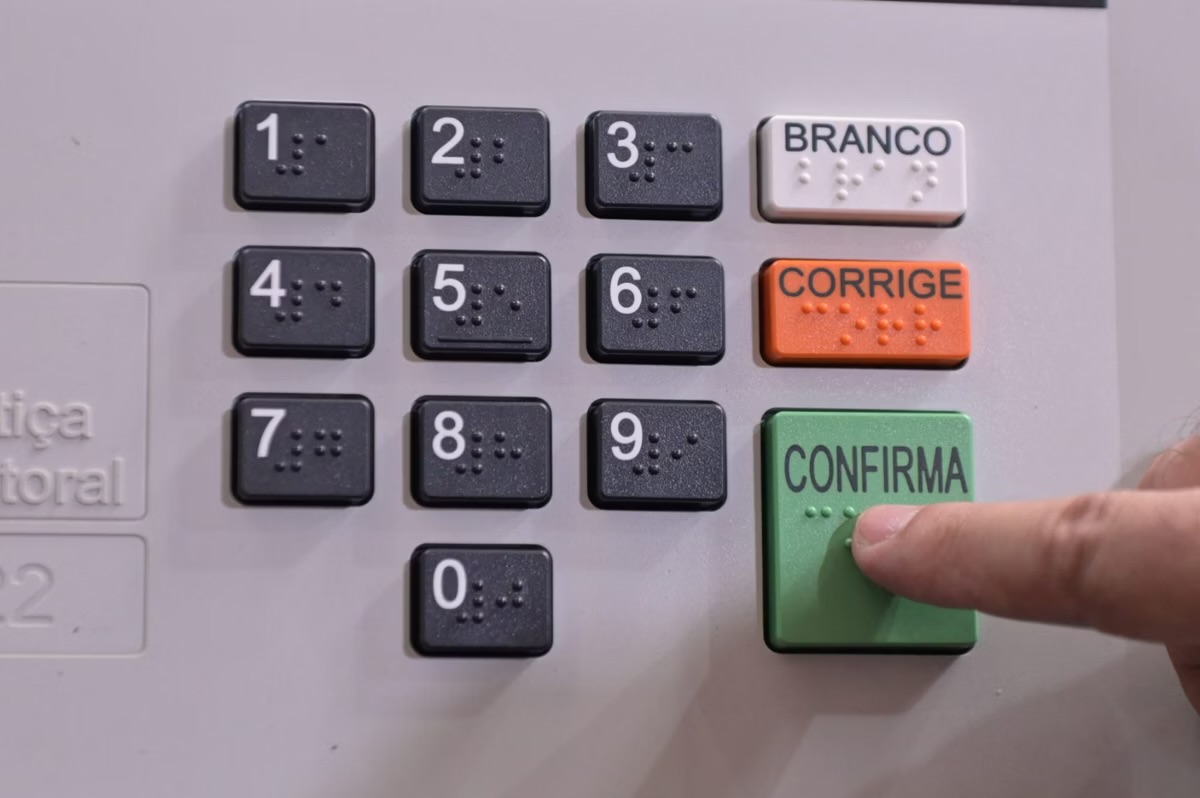 Recusar atendimento por posição política pode ser prática abusiva, alerta Ministério da Justiça