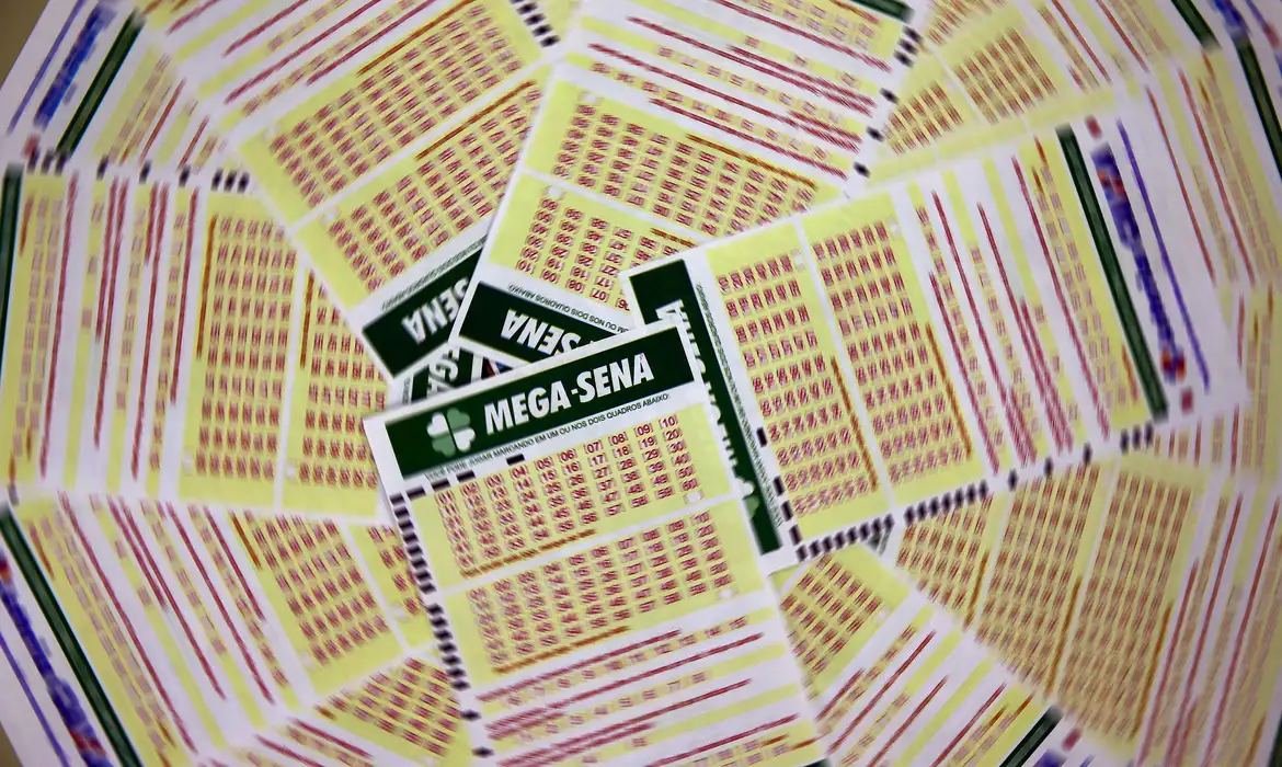 Mega-Sena acumula e prêmio principal vai para R$ 170 milhões; confira os números sorteados