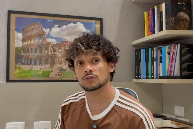 Gustavo Scarpa destaca clássicos russos em seu canal no YouTube
