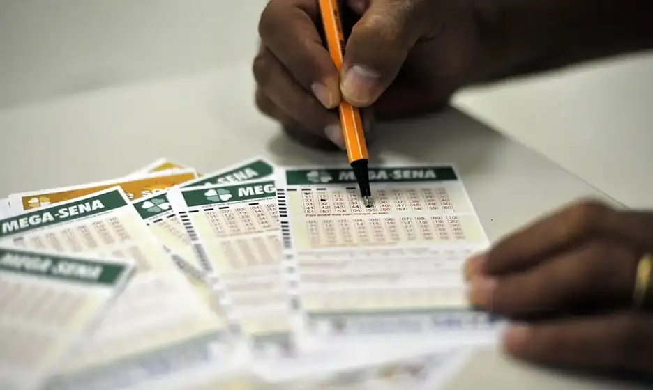 Mega-Sena acumula e prêmio chega a R$ 305 milhões