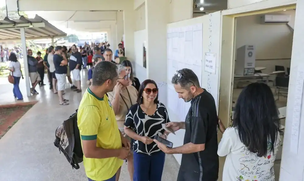 Trabalhador pode se ausentar do serviço para votar sem desconto no salário