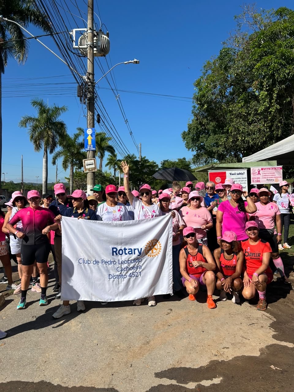 VÍDEO: Caminhada do Outubro Rosa reúne participantes em Pedro Leopoldo
