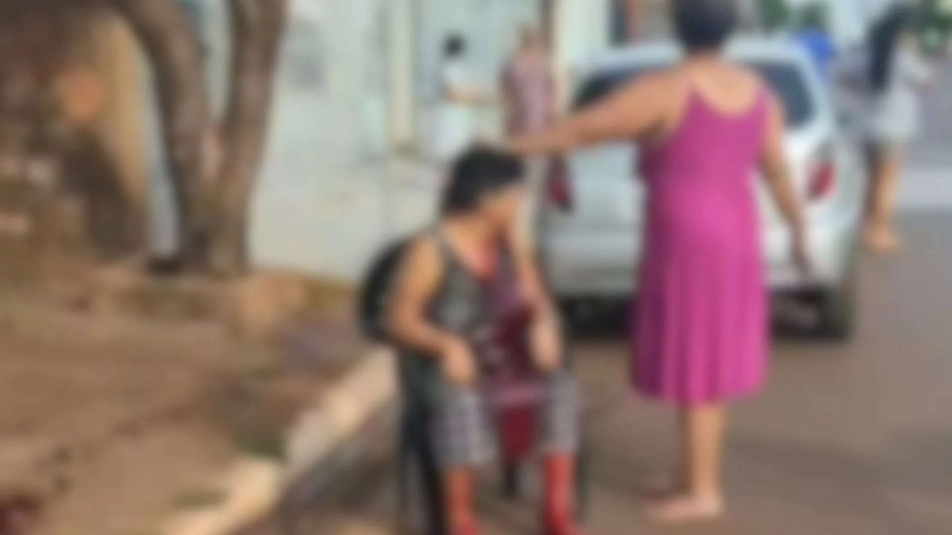 Mãe de 68 anos é esfaqueada ao defender filha de ataque do ex em MG