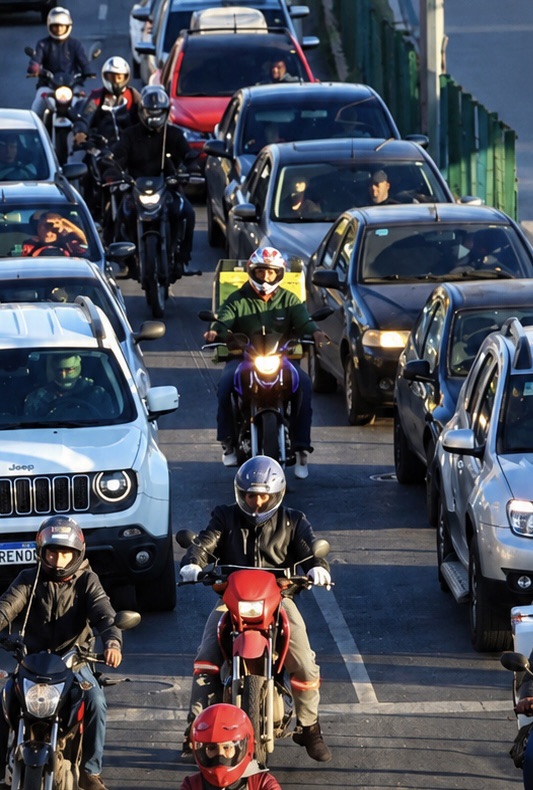 Belo Horizonte cria multa de R$ 500 para motos barulhentas