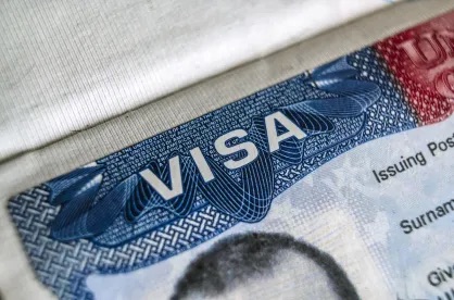 Consulados dos EUA suspendem atendimento presencial e emissão de vistos no Brasil