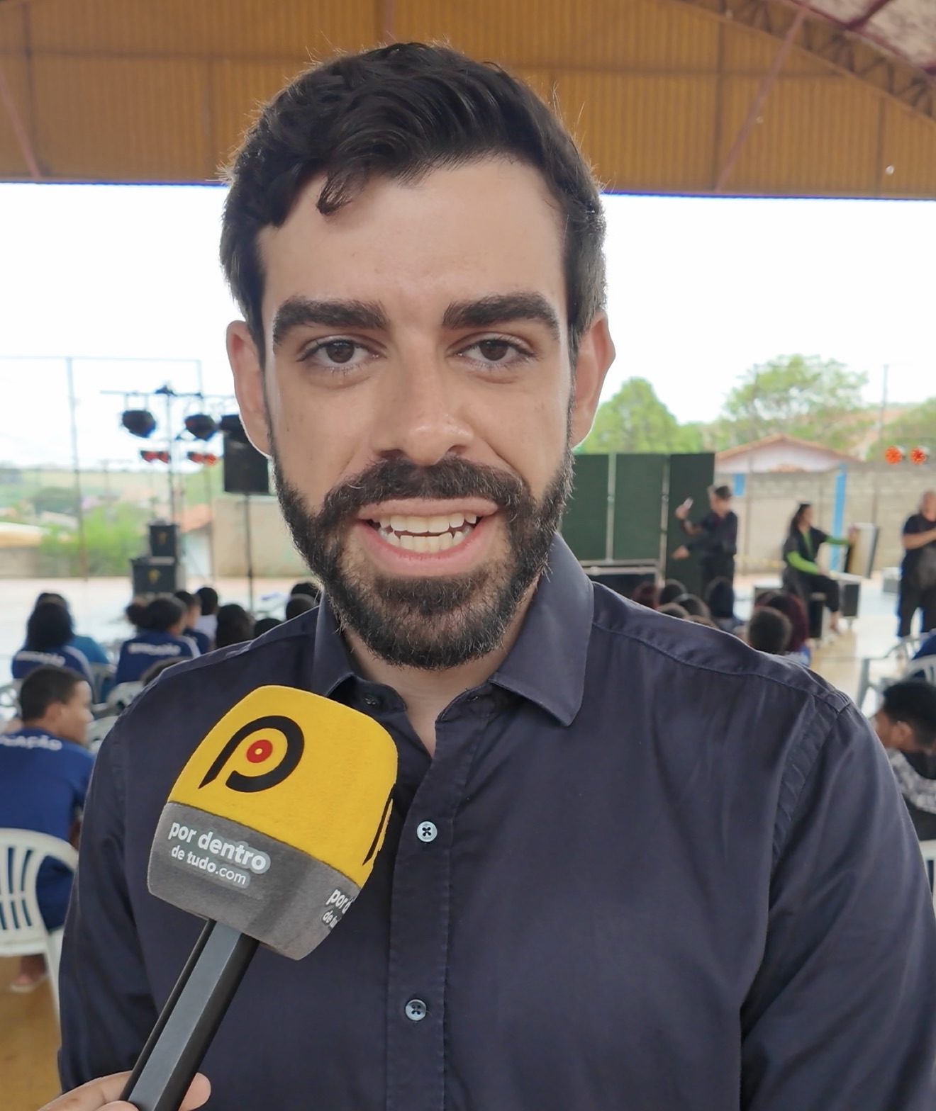 VÍDEO: Secretário de Educação destaca importância da peça “Juntos” para estudantes de Pedro Leopoldo
