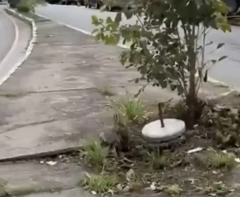 VÍDEO: Bases de concreto de campanhas continuam nas ruas de Pedro Leopoldo, Matozinhos, BH e outras cidades após as eleições
