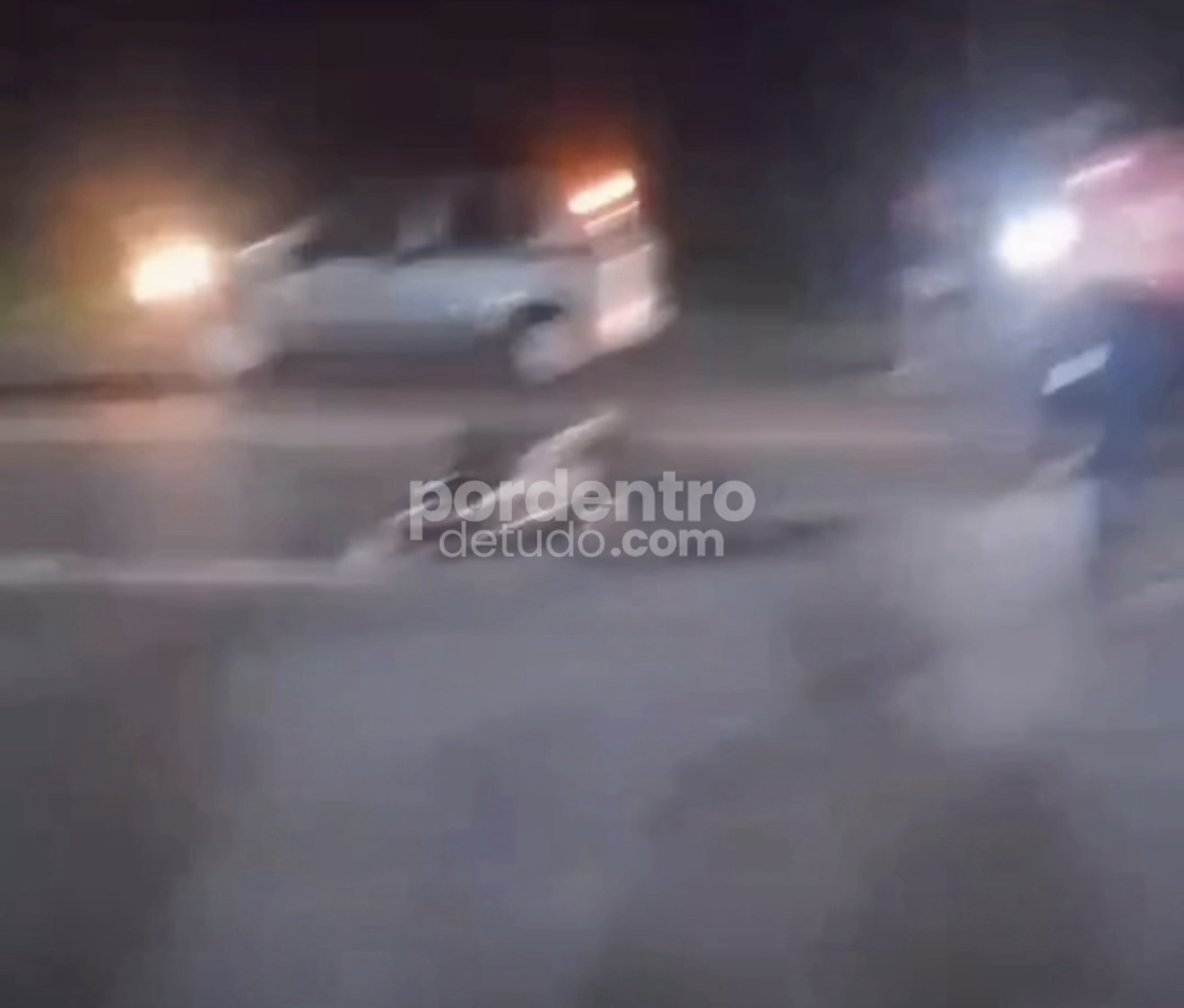 Colisão frontal entre moto e carro deixa motociclista ferida na MG-424, em Pedro Leopoldo
